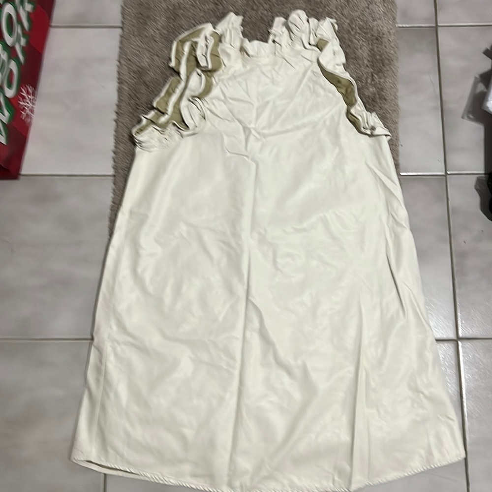 brand new never wear because its doesn’t fit me, no tag